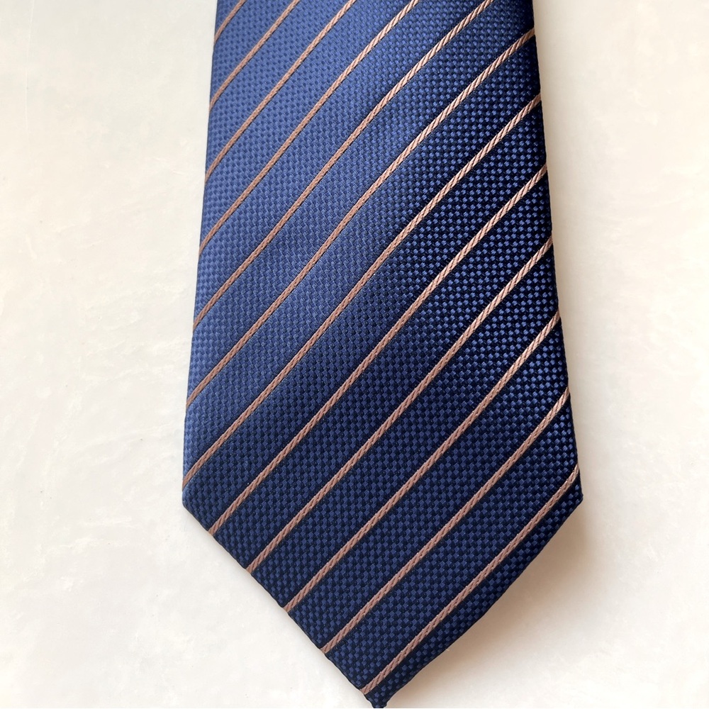 Men's Navy stripe slim tie nwot